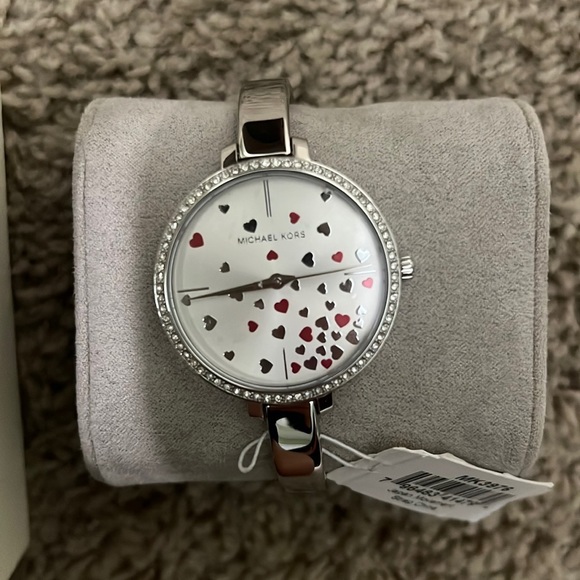 NWT MICHAEL KORS Watch- need batteries - Picture 3 of 7